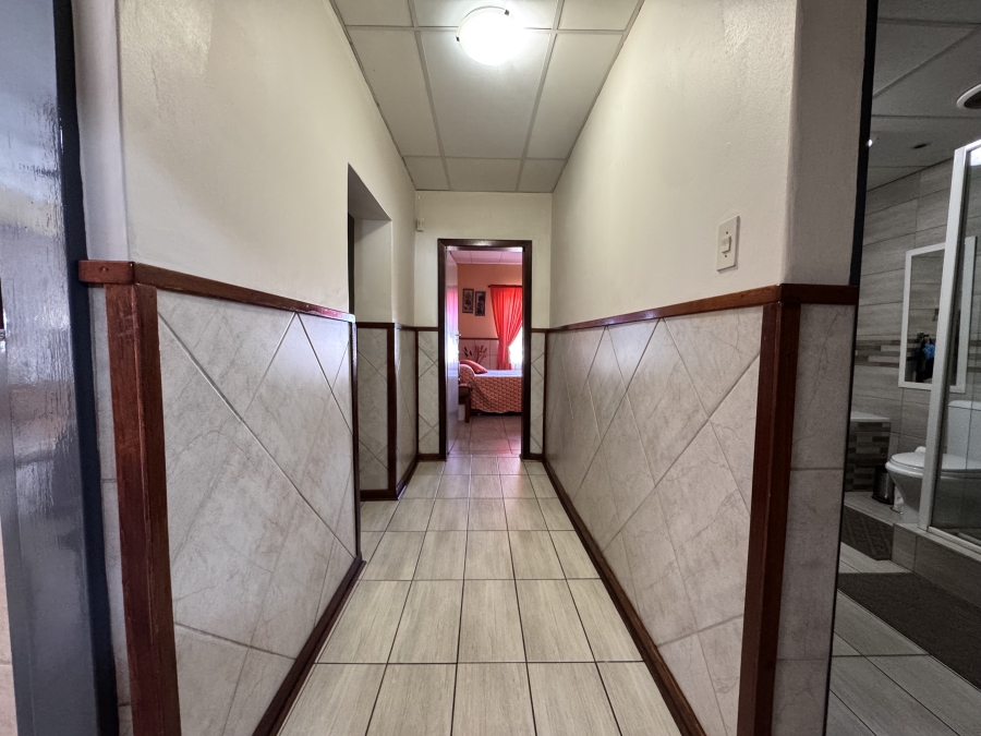 8 Bedroom Property for Sale in Meiringspark North West